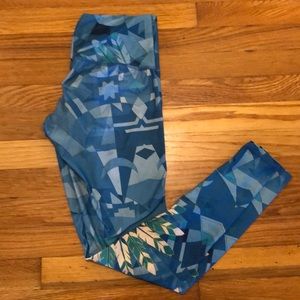 Teeki Size Medium Yoga Pants